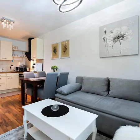 Monika Lägenhet Pula